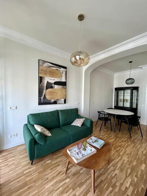 Magnolios De Lain Calvo Apartment